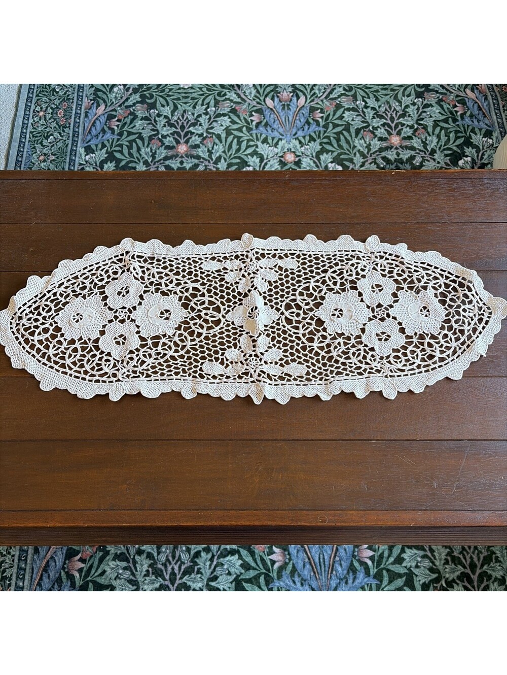 Vintage Crochet Table Runner Lot of 12 Handmade Lace Doilies White Ecru Floral - Picture 8 of 14